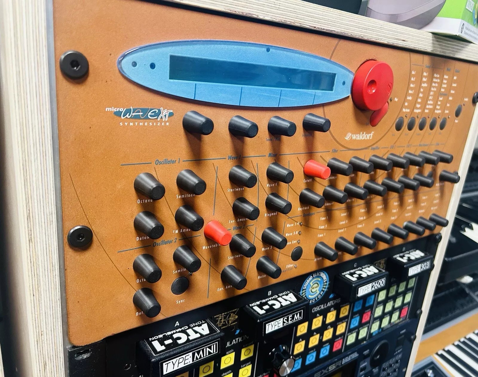 Set Of Waldorf Microwave XT Charcoal (42) And Red (2) Knobs image 3