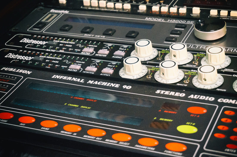 Publison Infernal Machine IM90